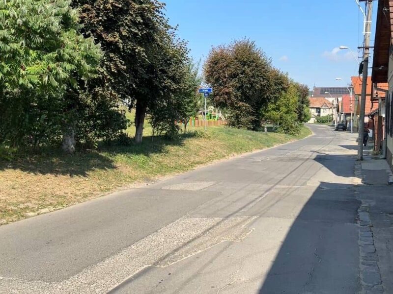 reabilitarea străzii valea adâncă din mediaș include amenajarea a 24 de locuri de parcare.