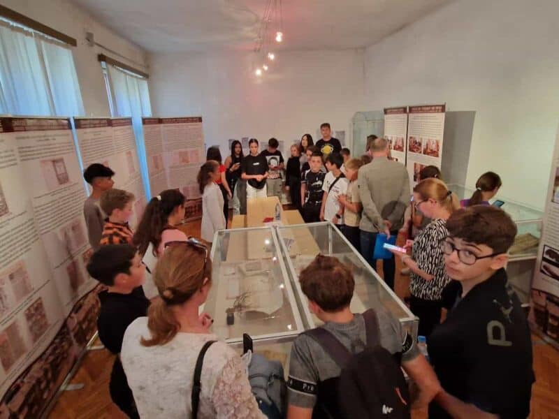 sute de medieșeni au luat parte la evenimentul „noaptea cercetătorilor europeni” (foto)