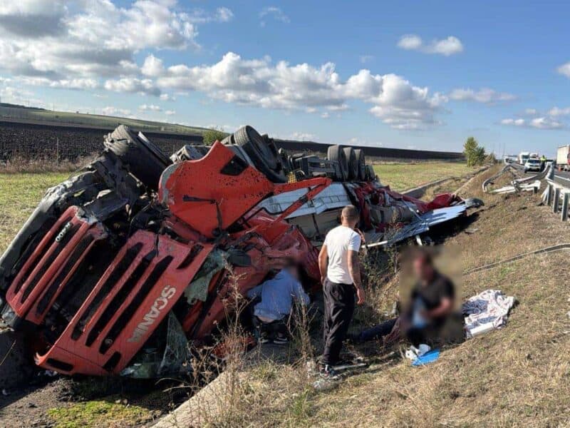 camion overturnat în șanț pe a1 între sibiu și deva