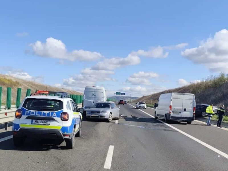 al treilea accident de miercuri pe a1 sibiu – deva, implicând două mașini care s-au tamponat (foto)