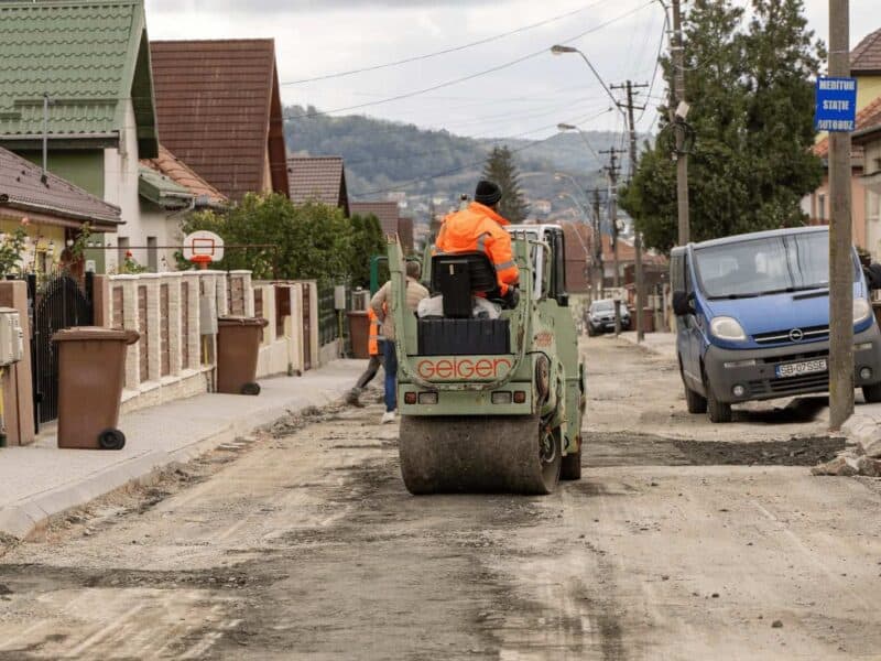 reabilitarea lucrărilor pe strada marțian negrea din municipiul mediaș (foto, video)