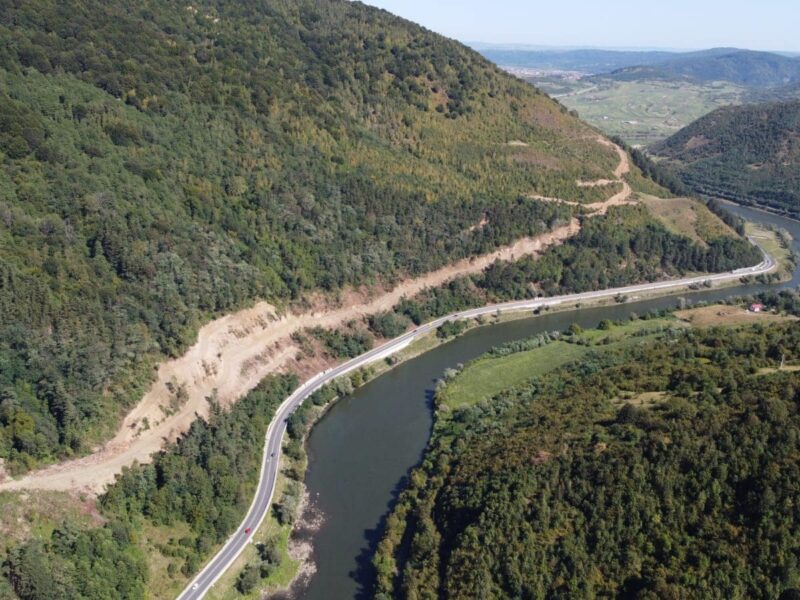 restricții de circulație pe valea oltului în diverse zone