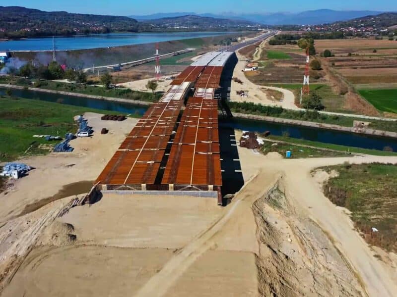 lotul 4 al autostrăzii sibiu - pitești se îndreaptă rapid spre etapa de asfaltare.
