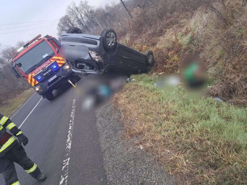 accident la hoghilag: o șoferiță s-a r overturned cu mașina (foto)
