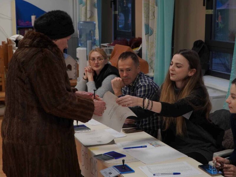 ghid de vot pentru alegerile parlamentare din 2024: locații și proceduri pentru alegătorii din țară și din străinătate.