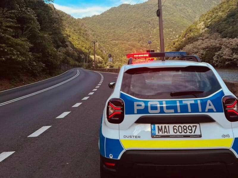 zeci de șoferi depistați cu alcool sau droguri la volan, poliția reținând peste 700 de permise.