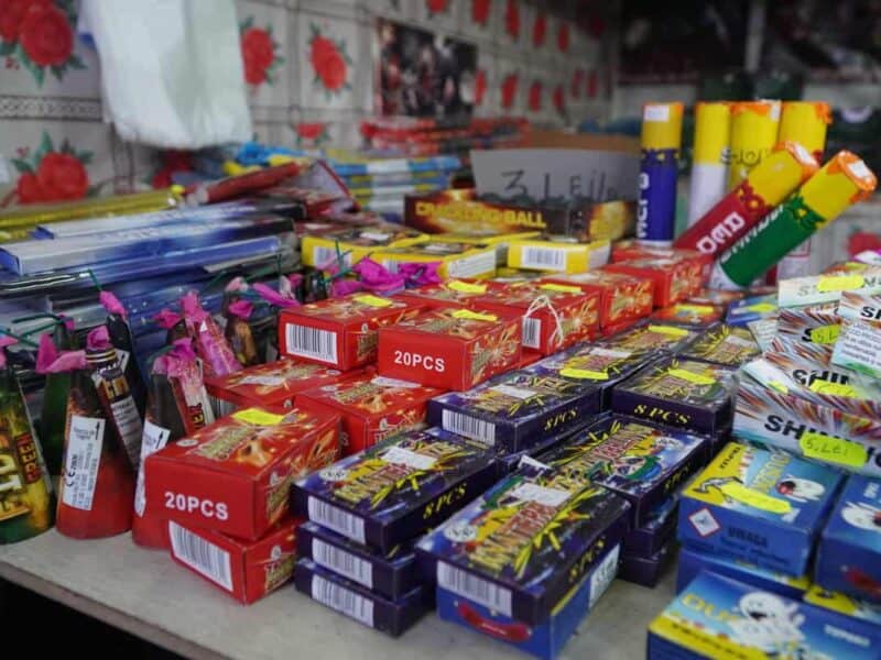 magazinele autorizate pentru achiziția de petarde și artificii în sibiu