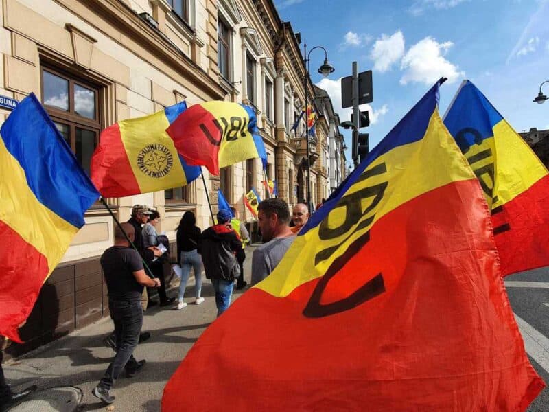 protest aur la bucurești, cu participarea câtorva sute de sibieni.