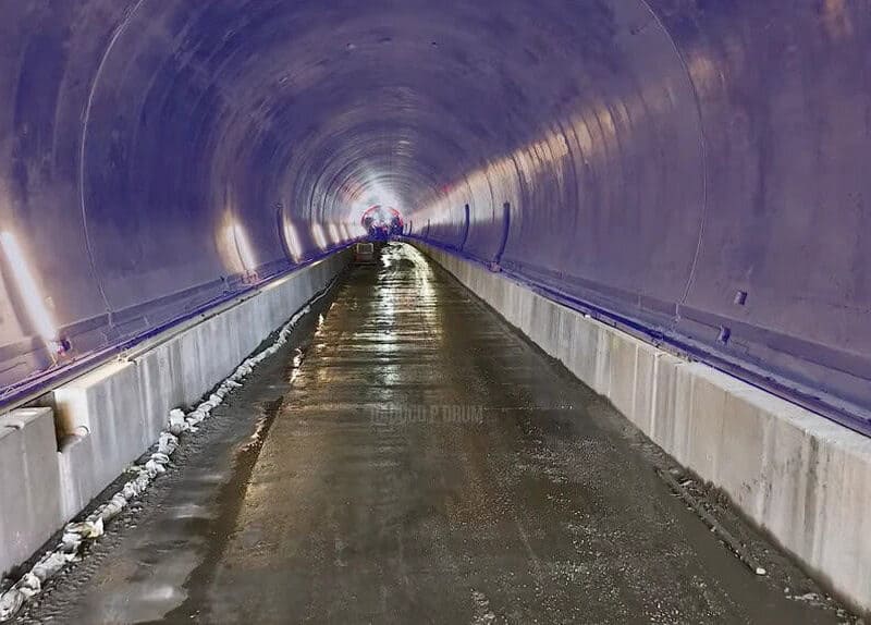 lucrările la tunelurile „gemene” de pe autostrada sibiu - pitești avansează rapid. estimări privind finalizarea (video)