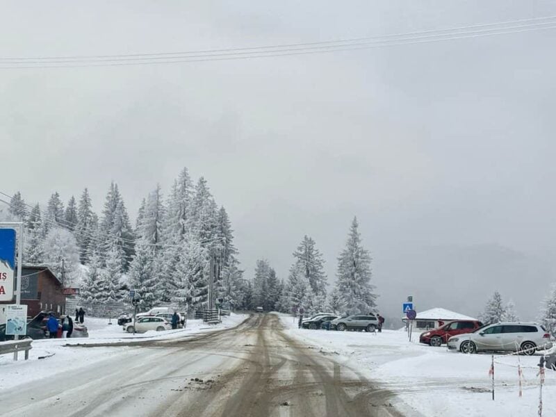 trafic pe drumurile din județul sibiu în condiții de iarnă, cu zăpadă pe carosabil la păltiniș (video foto)