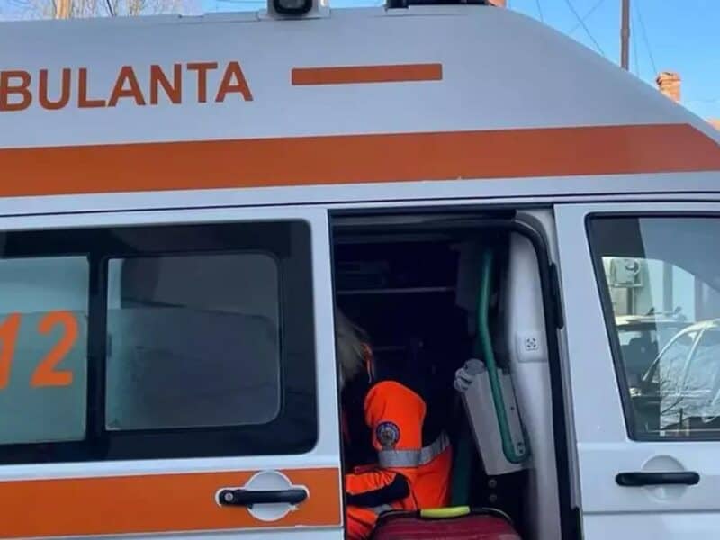 haos în azilele din românia: un bătrân și-a pierdut viața în ambulanță în timpul unei mutări ilegale.