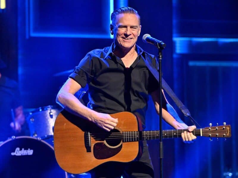 bryan adams se întoarce în românia pentru un concert în aprilie.