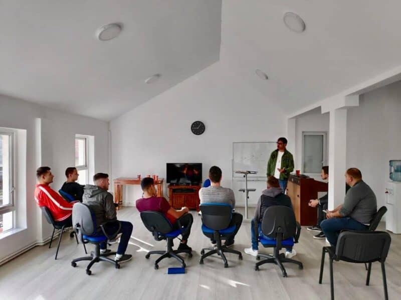 guvernul facilitează accesul la tratamente pentru persoanele dependente de droguri