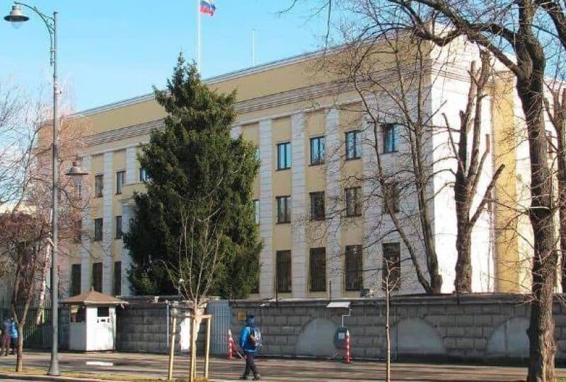 doi diplomați ruși expulzați din românia după ce au fost declarați persona non grata.