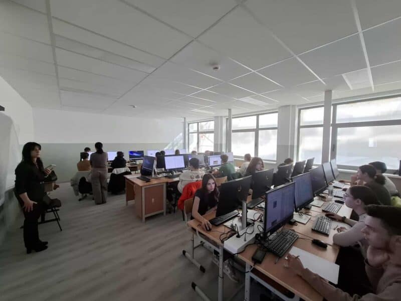 zeci de elevi din județul sibiu au fost premiați la concursul de geografie geoinfovirtual 2025 (foto)