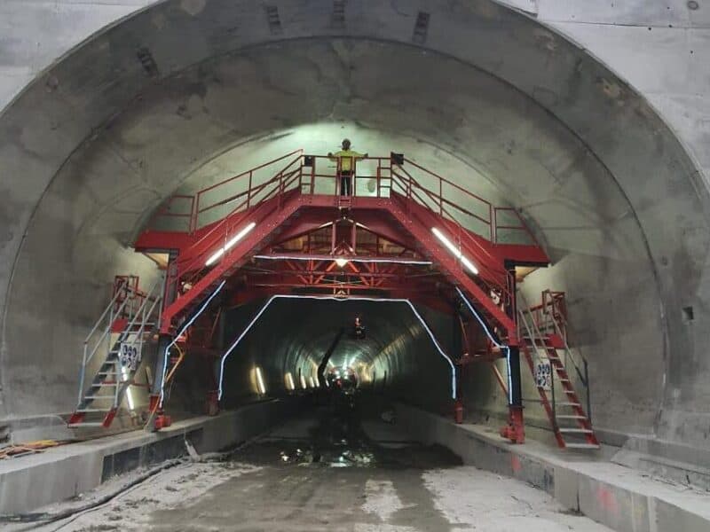prima vizită deschisă publicului la tunelul de pe autostrada sibiu - pitești, o premieră pentru românia