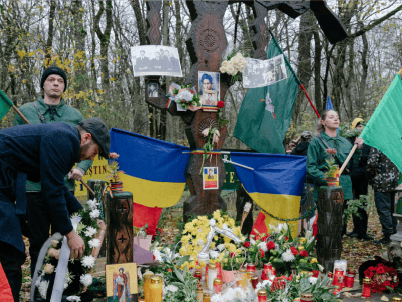 opt persoane judecate pentru afișarea simbolurilor fasciste și legionare