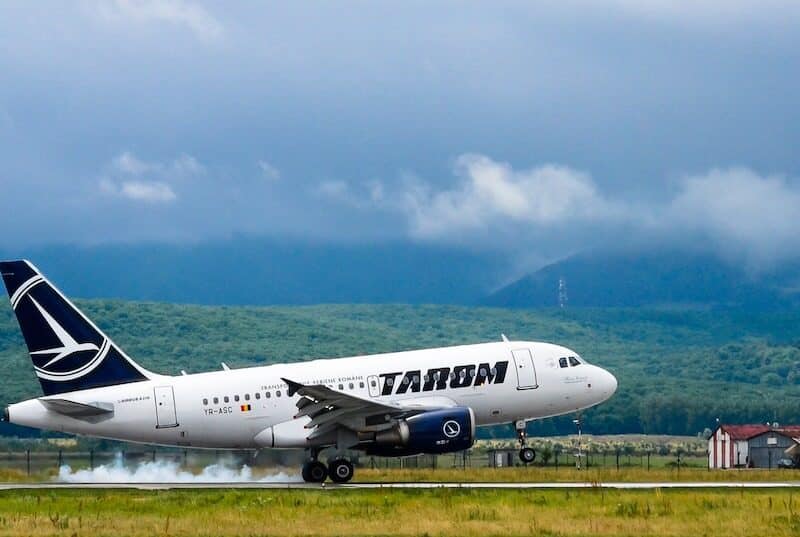 anularea zborului paris - bucurești din cauza exploziei unei anvelope în timpul decolării avionului