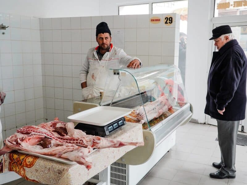 lista abatoarelor autorizate din sibiu pentru sacrificarea mieiilor de paște, cu controalele dsv în piețe.