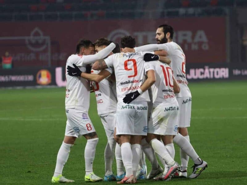 fc hermannstadt a renunțat la doi jucători, unul dintre ei retrăgându-se din activitate.