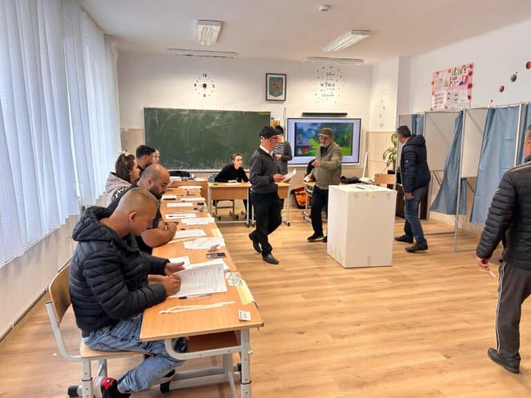 rezultate intermediare: nicușor dan obține victoria în județul sibiu, în timp ce simion primește un sprijin semnificativ în mediul rural.
