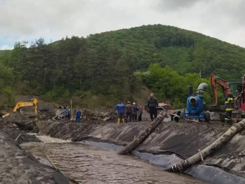 salina praid se confruntă cu infiltrațiile, lucrările de siguranță continuând în weekend