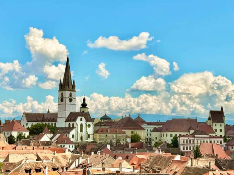 prognoza meteo pentru august: temperaturi normale și ploi în anumite regiuni