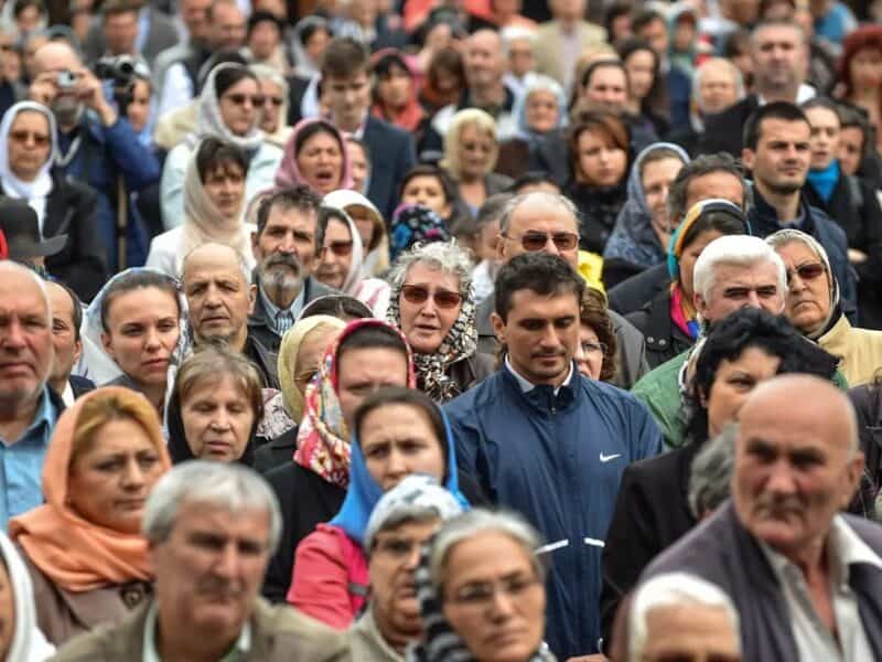 urări de la mulți ani pentru sibienii petru și pavel și aproape o jumătate de milion de români sărbătoriți onomastica