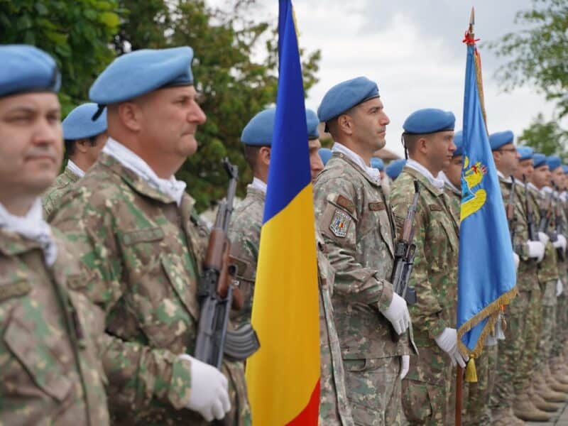 coroane și onoruri militare la mediaș cu ocazia zilei aviației - foto