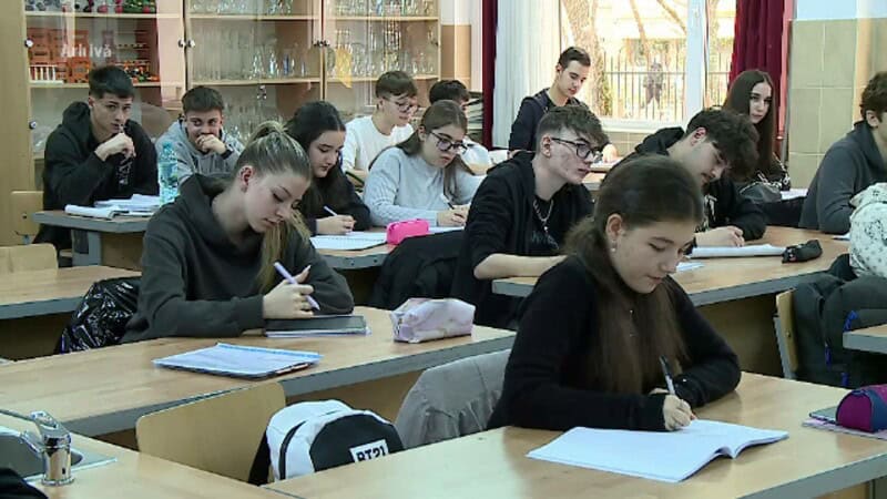 încep înscrierile pentru sesiunea de toamnă, a doua șansă la bac