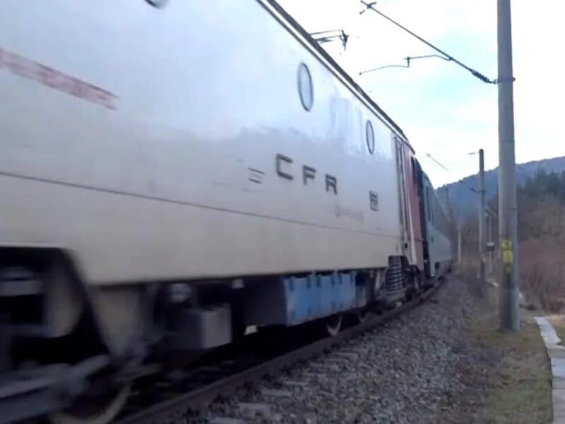 furtuna provoacă haos pe calea ferată cu trenuri blocate și linii avariate în zona brașovului