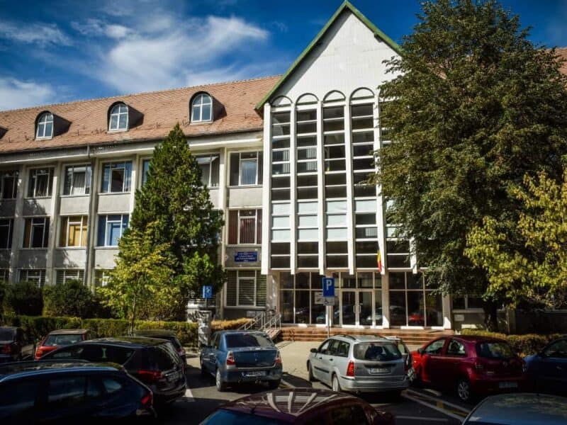 grădinițele, școlile și liceele din sibiu în căutarea de directori: lista completă!