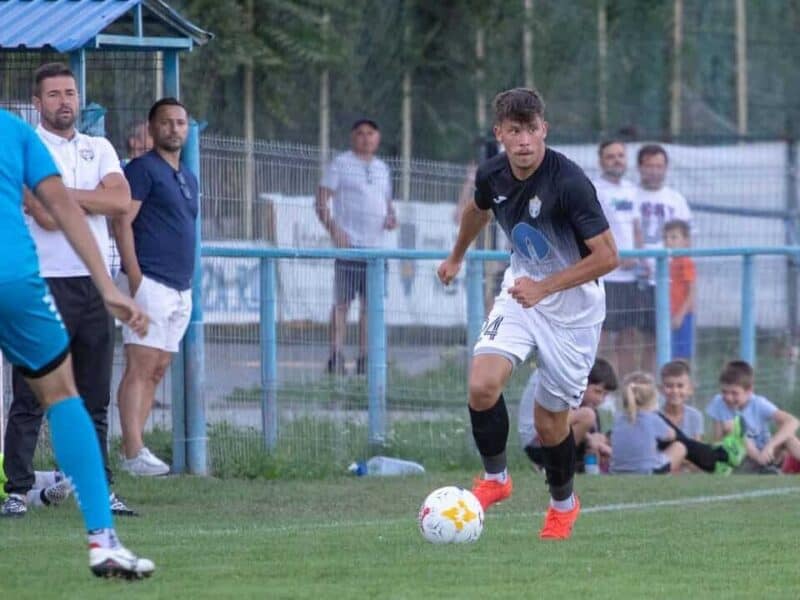 surpriză la mediaș: un jucător revine în echipă după anunțul oficial al despărțirii