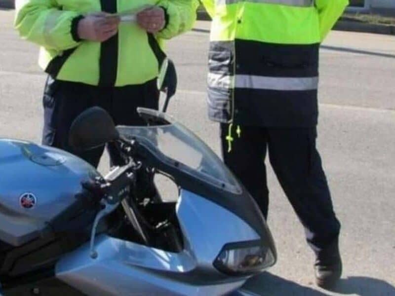 accident pe calea șurii mari: doi mopediști implicați, unul a fugit de la locul faptei