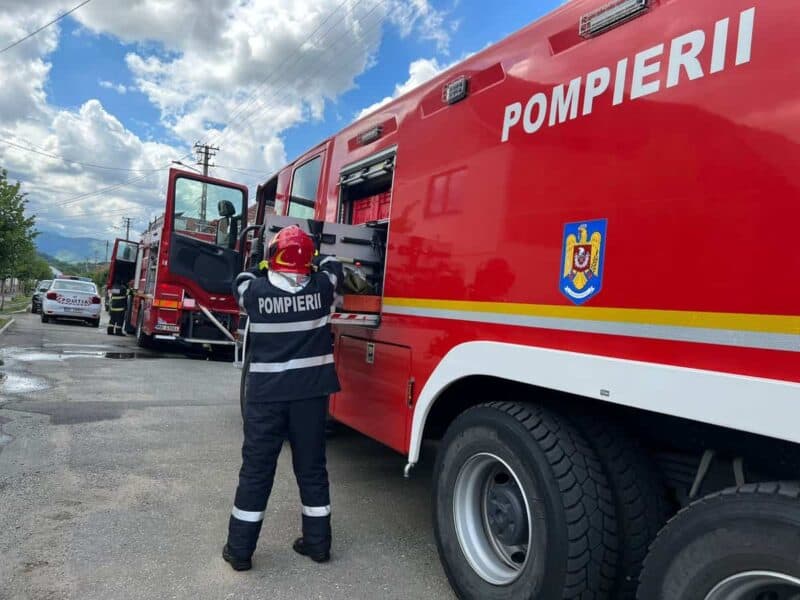incendiu la agnita: pompierii intervin prompt pentru a stinge flăcările