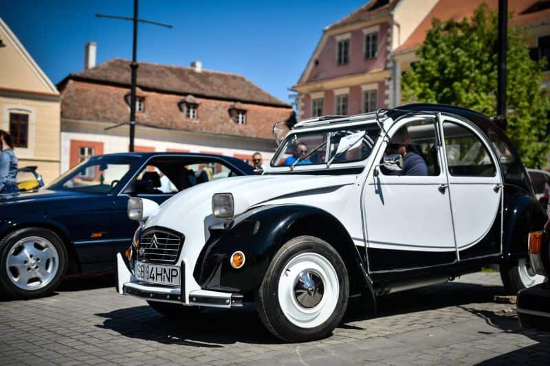 eveniment deosebit la mediaș: mașini de epocă și automobile clasice la retroparada toamnei