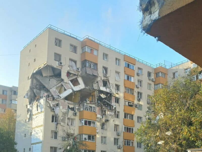 explozie devastatoare într-un bloc de 8 etaje din capitală: 11 răniți și zeci de apartamente afectate