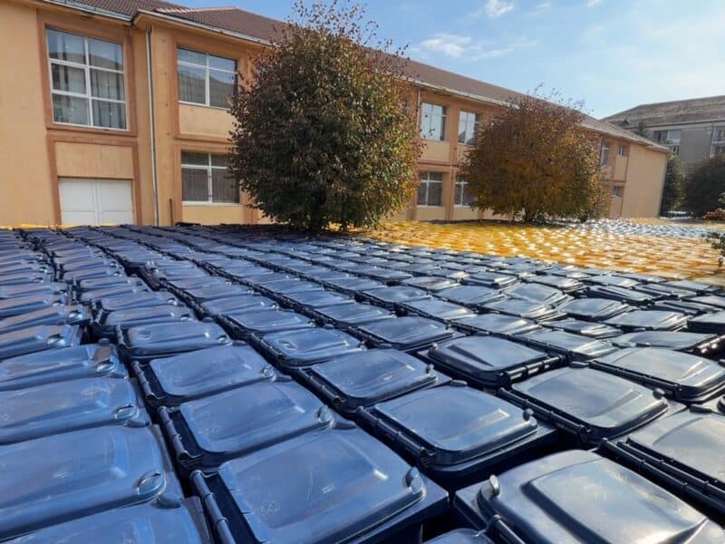 medieșenii de la case beneficiază de pubele noi: informații despre predare și distribuire