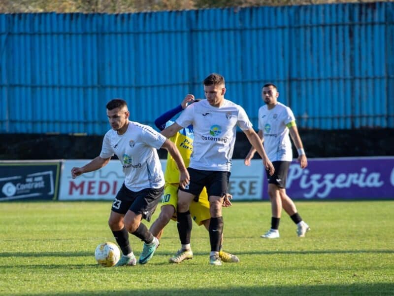 mediașul revine fără succes de la vâlcea: acs înfruntă înfrângerea liderului seriei