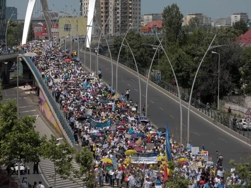 un nou val de proteste: sindicaliștii solicită majorarea salariului minim