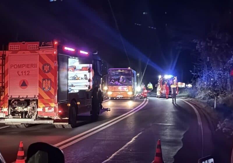 pieton grav rănit pe hula bradului după ce a fost lovit de un autocar – foto inclusă