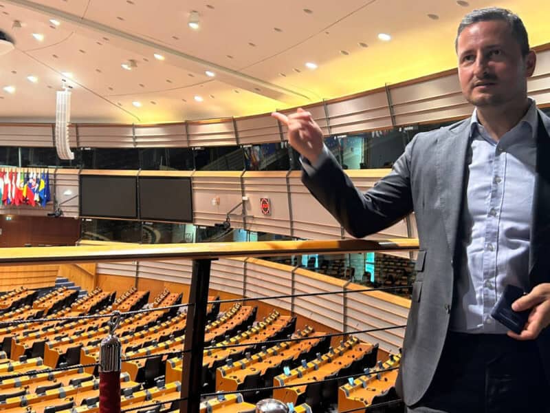 de la tăieri bugetare la sprijin european: salvarea fondului de burse pentru studenți prin implicarea lui nicu ștefănuță