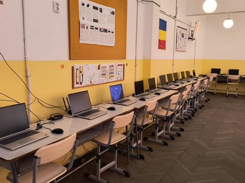 echipamente digitale pentru școlile și grădinițele din mediaș