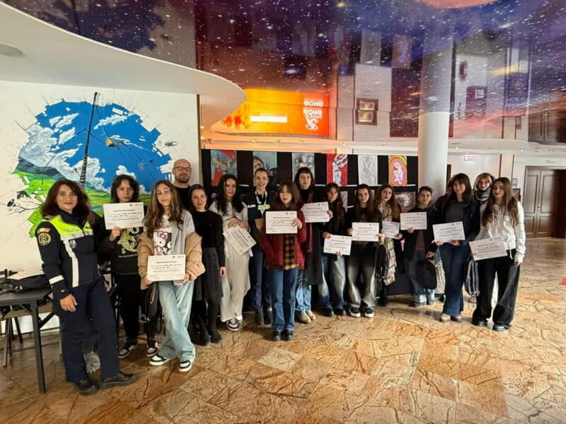 afișe impactante: elevii din sibiu premiati de poliție pentru lucrări împotriva violenței domestice