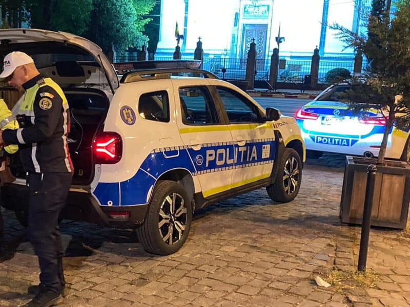nereguli pe străzile din mediaș: un tânăr la volan cu numere expirate, altul cu permisul suspendat
