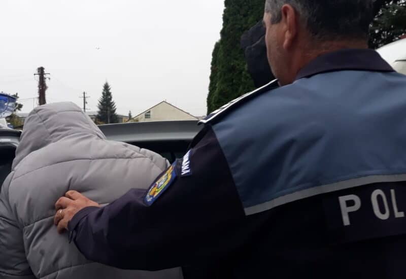 hoț prins în mall de un polițist din sibiu, eliberat de magistrați