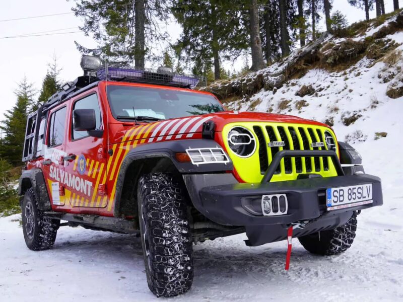 intervenție salvamont în munții făgăraș pentru salvarea unui turist căzut între vârful netedu și valea văiuga
