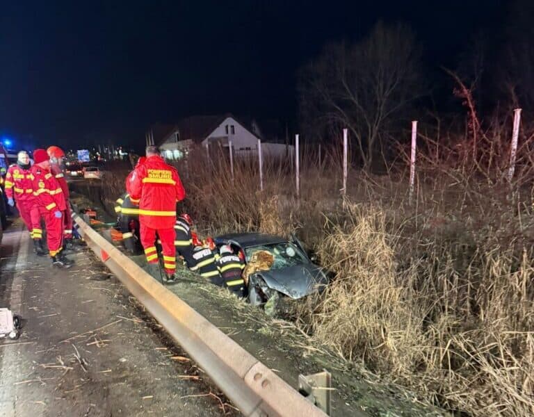 accident pe dn1 la ieșirea din șelimbăr: un șofer a ajuns cu mașina în șanț, imagini surprinse la fața locului