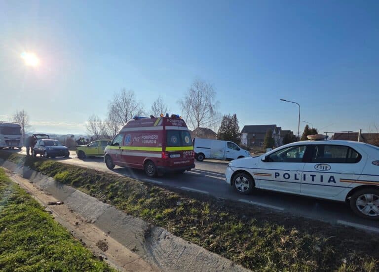 accident rutier cu 3 mașini între șura mică și ocna sibiului - imagini de la fața locului