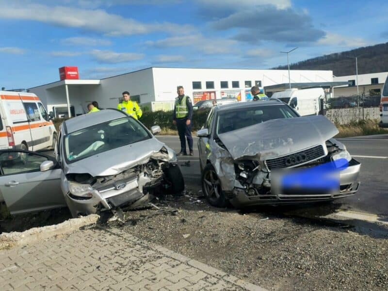 accident serios pe dn7 la tălmaciu: patru persoane rănite, imagini de la fața locului